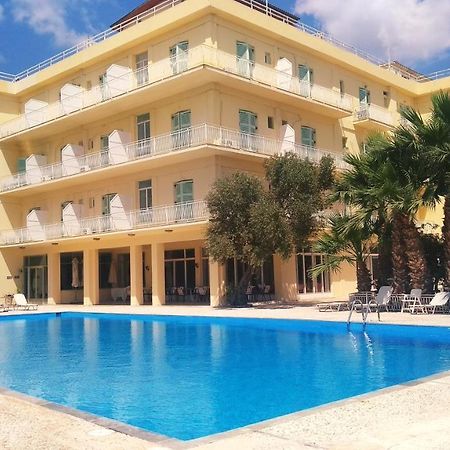 Nireus Hotel Néa Mákri Exteriér fotografie