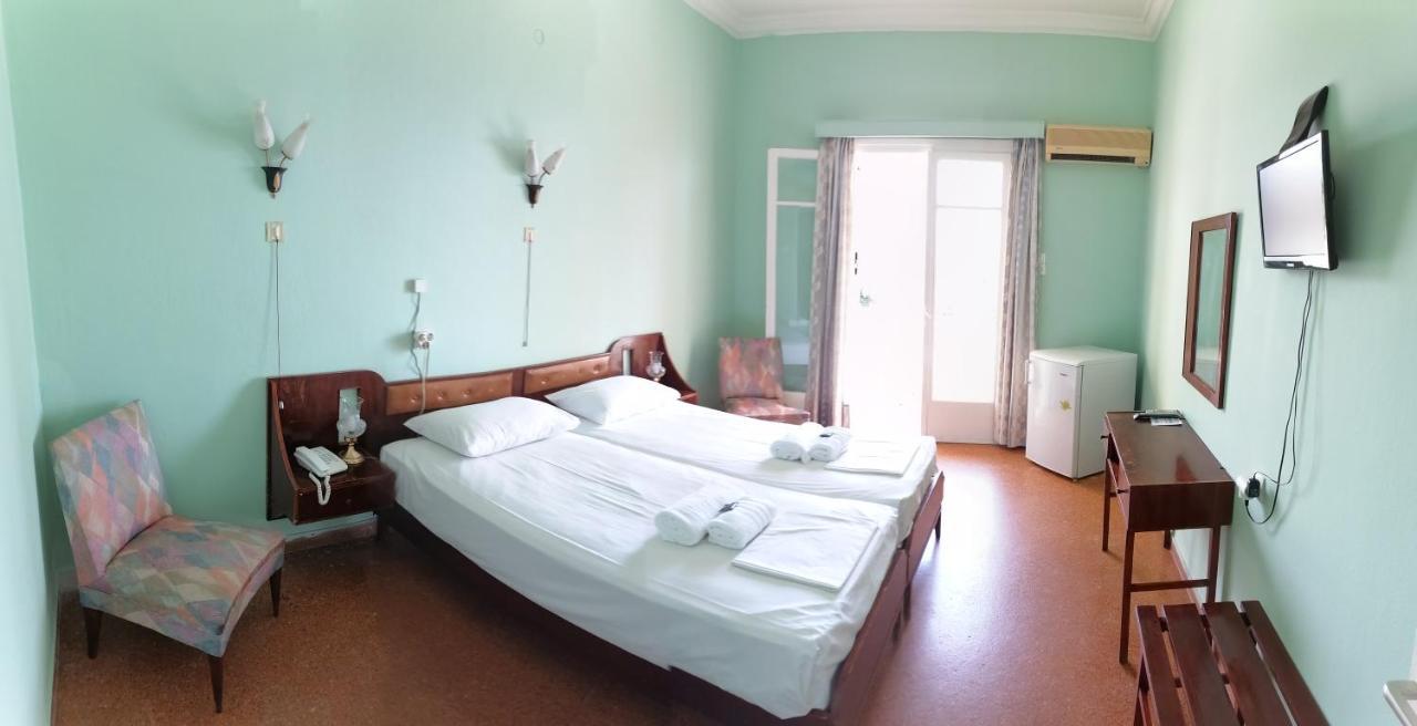 Nireus Hotel Néa Mákri Pokoj fotografie